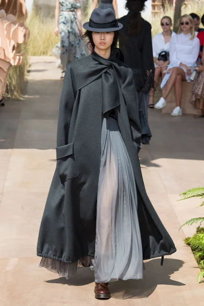 Look 37